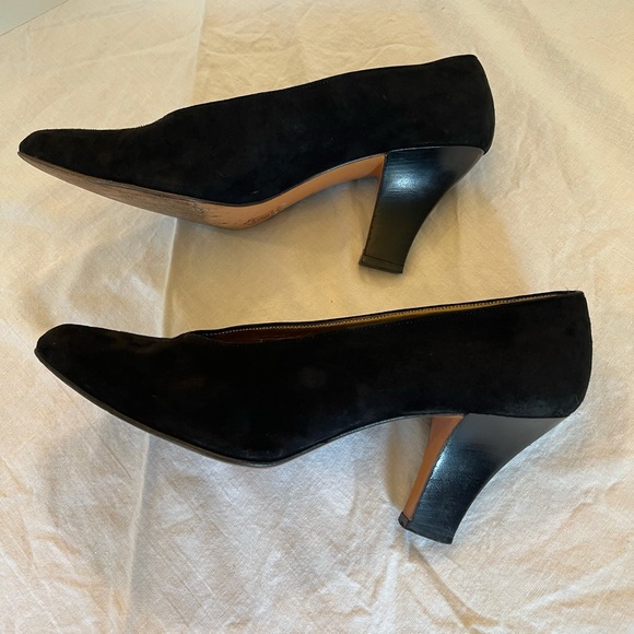 Yves St. Laurent suede leather pump size 9 M with leather soles - Picture 3 of 8